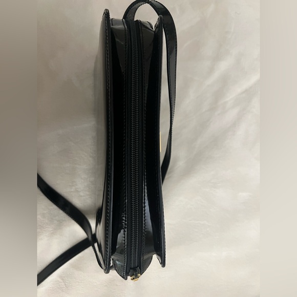 🩷 BALLY Black Patent Leather / Gold Hardware/ Crossbody
Bag Classic Logo💚 - Picture 13 of 16